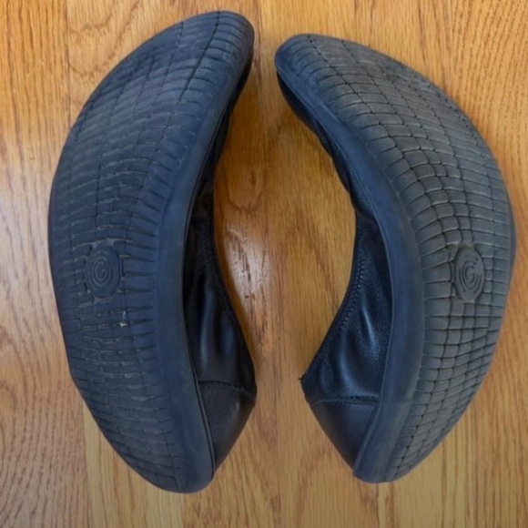 GROUNDIES LILY CLASSIC LEATHER BALLET FLAT W41 - Picture 2 of 2